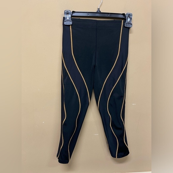CW-X  3/4  PerformX Muscle Compression Support Leggings Crop Sz S 121806 - Picture 1 of 6
